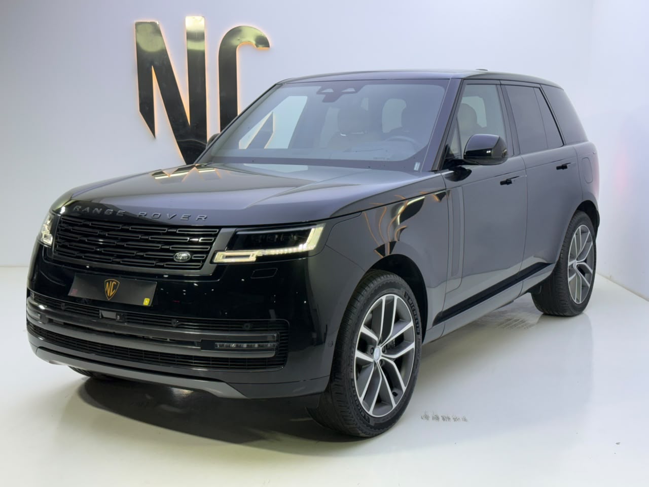 Range Rover HSE P550e Overview